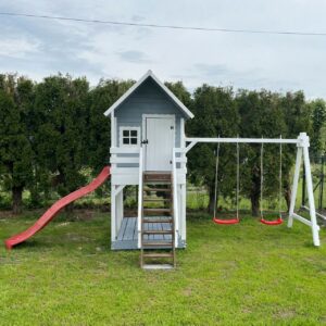 Drewniany Domek dla Dzieci ze Zjeżdżalnią i Huśtawką