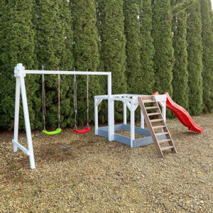 Drewniany podest 130 cm ze zjeżdżalnią i huśtawkami