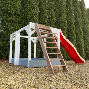 Drewniany podest 130 cm ze zjeżdżalnią