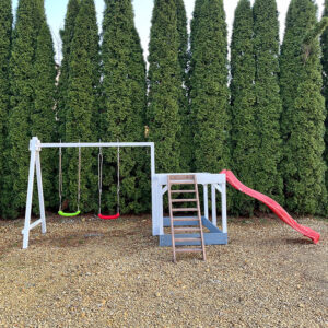 Drewniany podest 130 cm ze zjeżdżalnią i huśtawkami